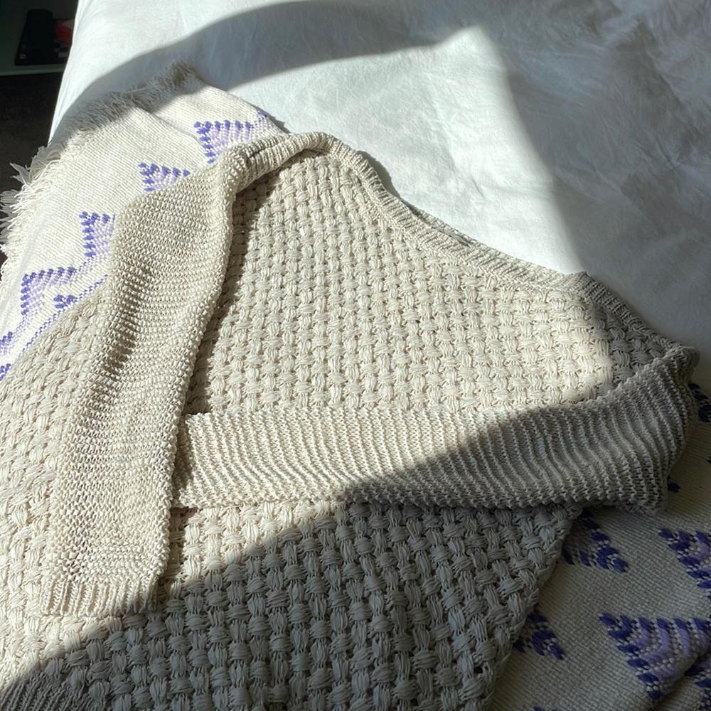 Cute ribbon yarn sweater!